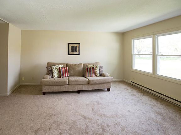 4th image of 211 Greenlawn St #A