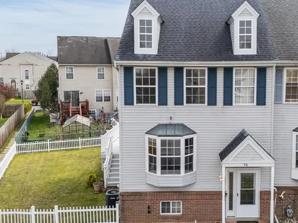 74 Three Rivers Dr, Newark, DE 19702