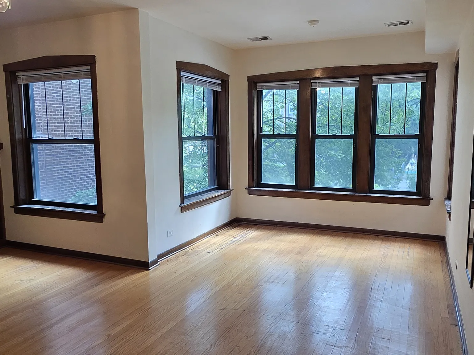 2 bed, $1,600 — Photo 3