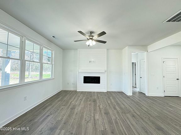 3rd image of 3082 Marion Heights Drive