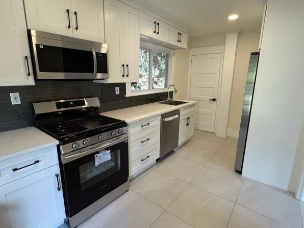 62 Madison St, Newton Town, NJ 07860