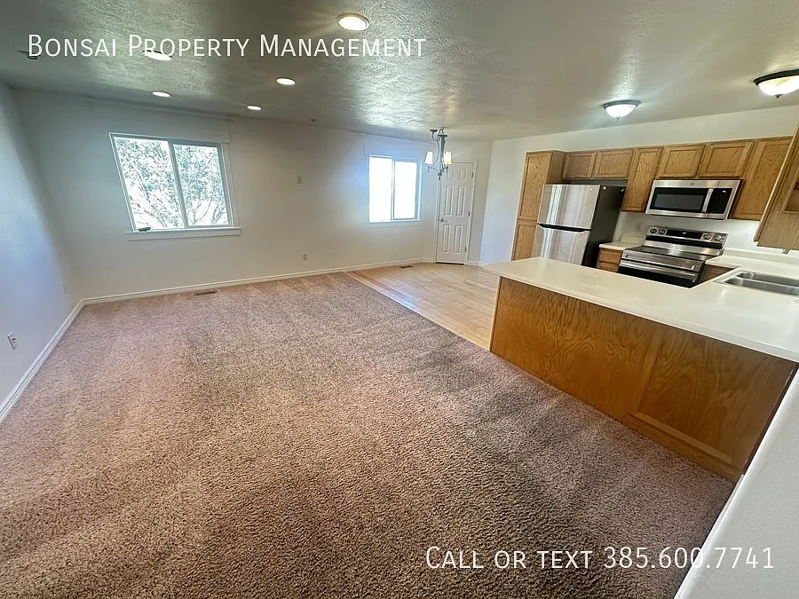 Spacious Townhome in Lehi — Photo 3