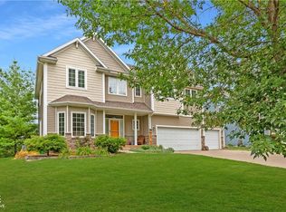 6627 Hampton Ct, Johnston, IA 50131