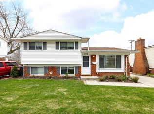 506 Langley Blvd, Clawson, MI 48017