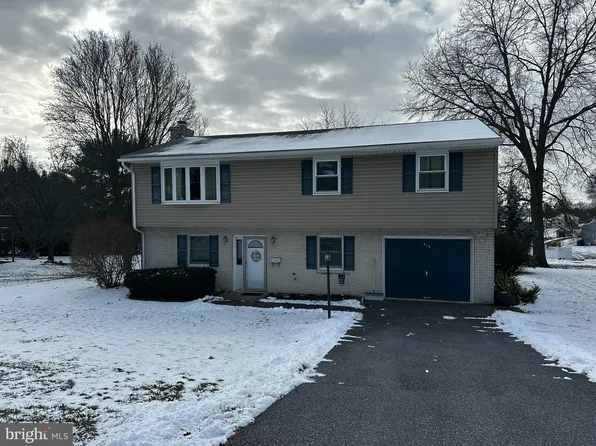 810 Terrace Ave, Mount Joy, PA 17552