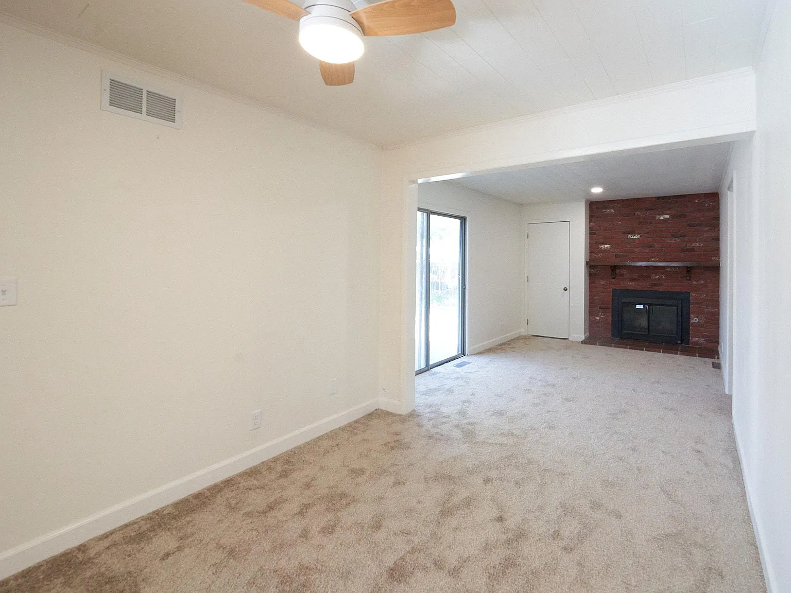 3 bed, 2000 sqft, $1,600 — Photo 4