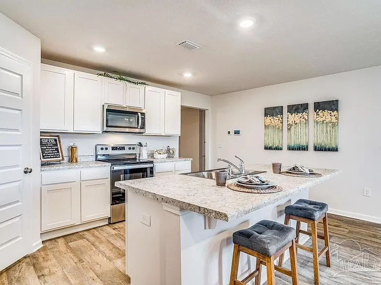 909 Lovebird Ct — Photo 4