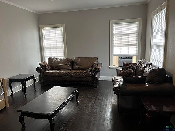 4th image of 504 W Grand Ave