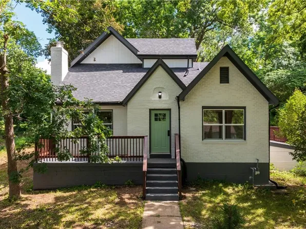 3303 NE 43rd St, Kansas City, MO 64117