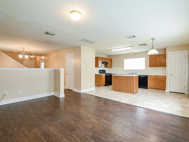 5830 Silver Oak — Photo 10