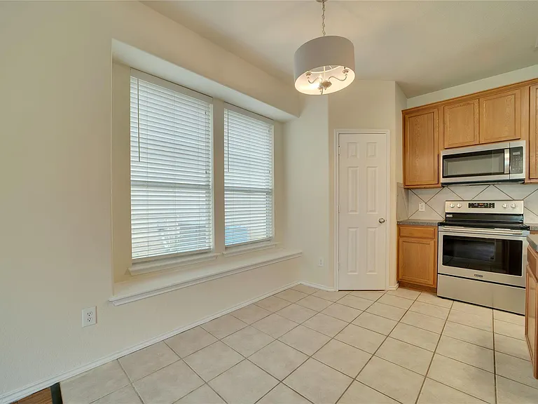 121 Park Ln — Photo 13