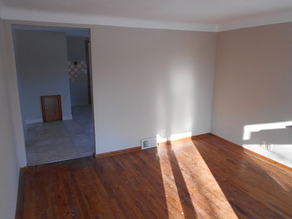 3rd image of 33877 Willowick Dr