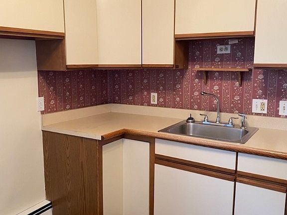 3rd image of 438 Harvey Ave