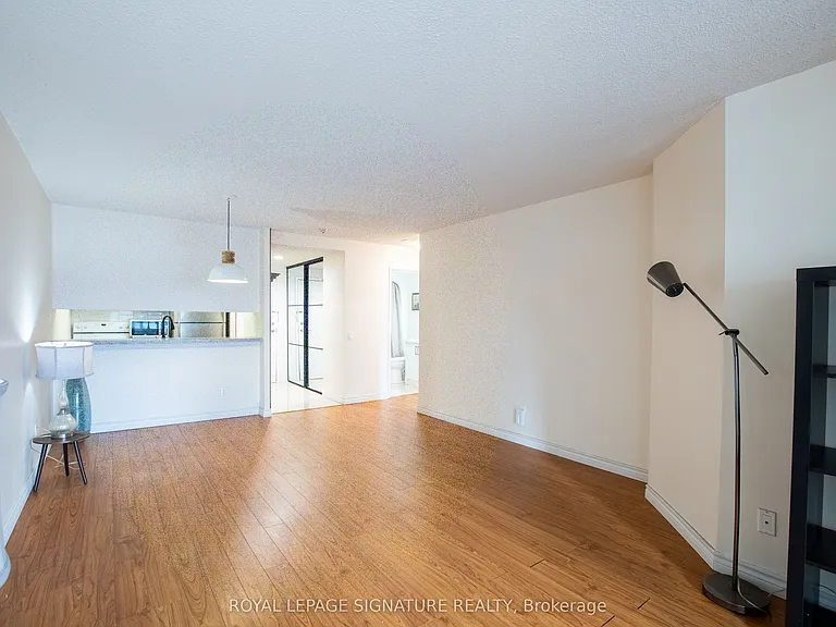 7 Bishop Ave #1604 — Photo 2