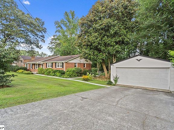 3rd image of 10 Woodleigh Dr
