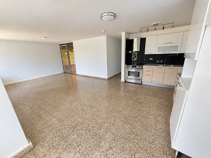 3 bed, 2.0 bath, 1500 sqft, $1,300 — Photo 3