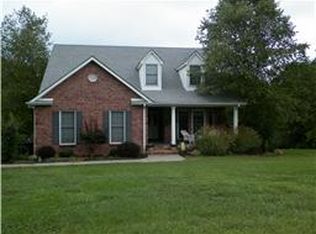 6297 Hickory Dr, Centerville, TN 37033