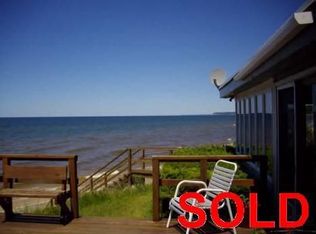 6218 Lakeshore Rd, Manistee, MI 49660