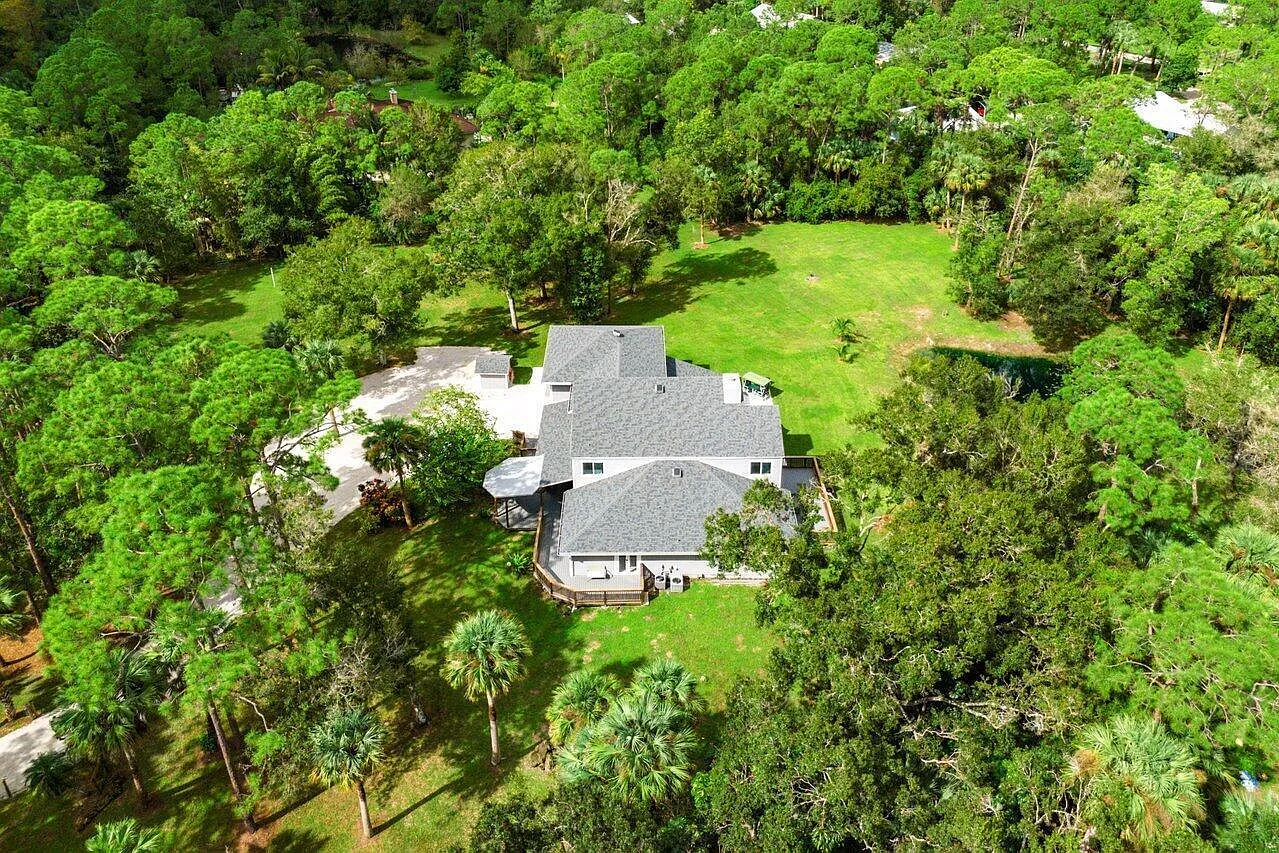 4 bed, 4.0 bath, 4504 sqft, $6,750 — Photo 2