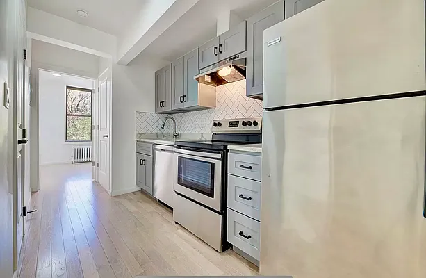 Rented by Capri Jet Realty Corp | media 29