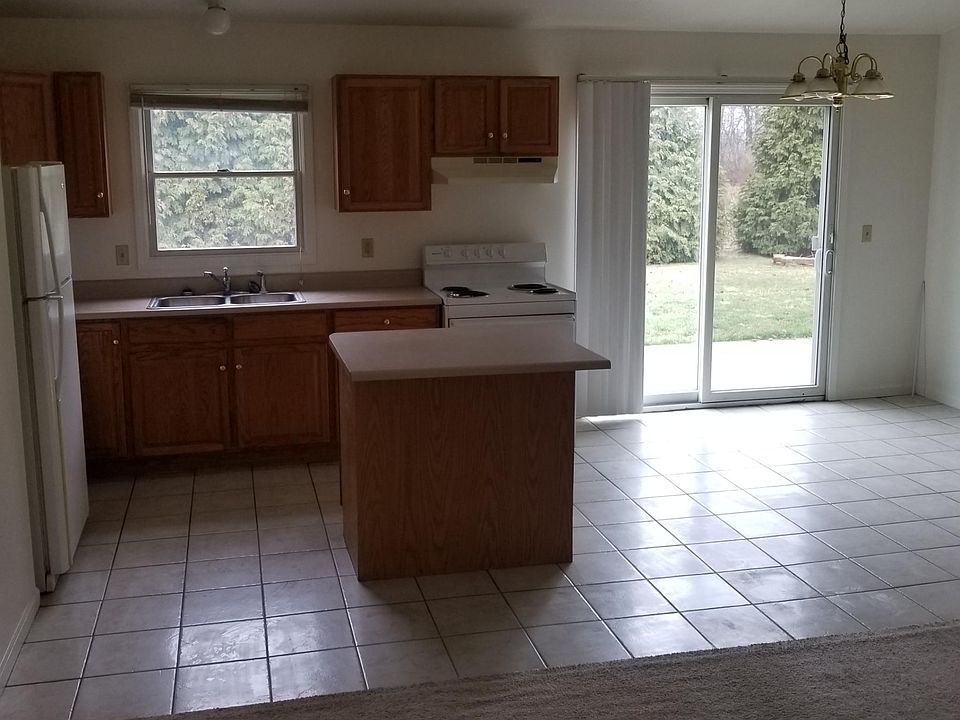 2nd image of 20071 Woodline APT 4