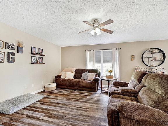5th image of 7643 Pipestone Dr