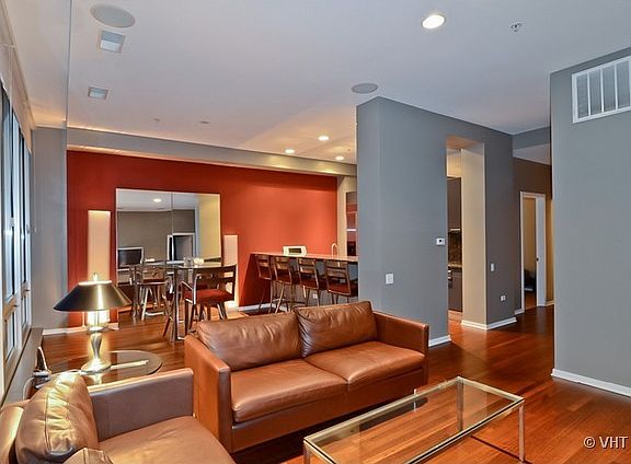 4th image of 500 W Superior St Unit 1911