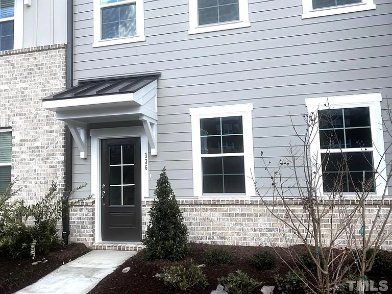 336 Clementine Dr — Photo 3