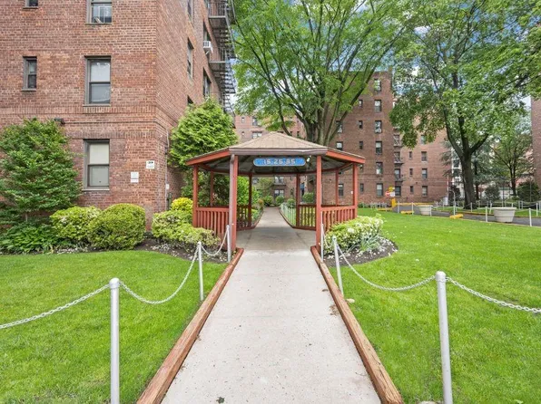 15 Oliver Street image 19 of 21