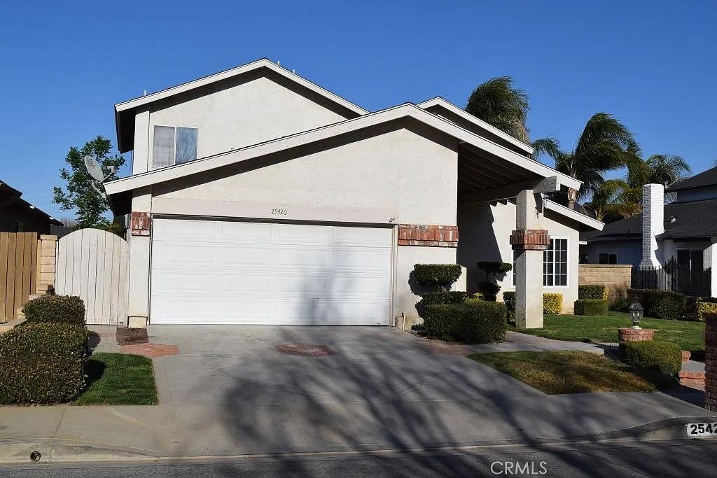 5 bed, 2568 sqft, $5,500 — Photo 2
