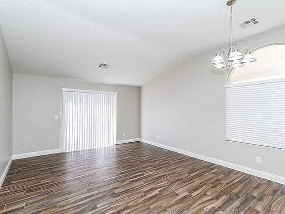 4th image of 324 Desert Knolls St