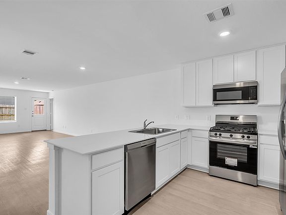 4th image of 18072 Trepito Ave