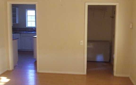 3rd image of 6316 Dykes Ave