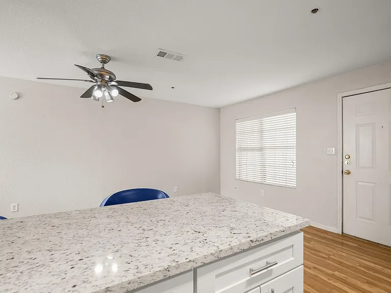 1013 W 23rd St #105 — Photo 8