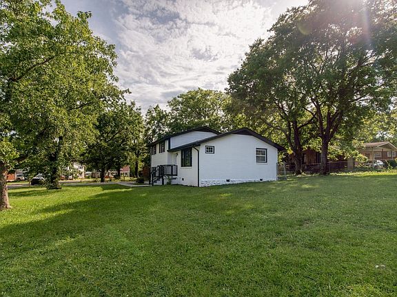 3rd image of 3125 Meadowside Ln