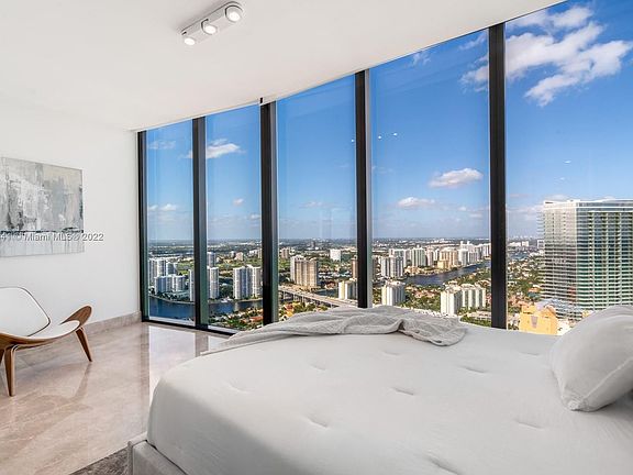 2nd image of 18555 NE Collins Ave #5105