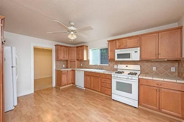 2nd image of 387 6th Ave