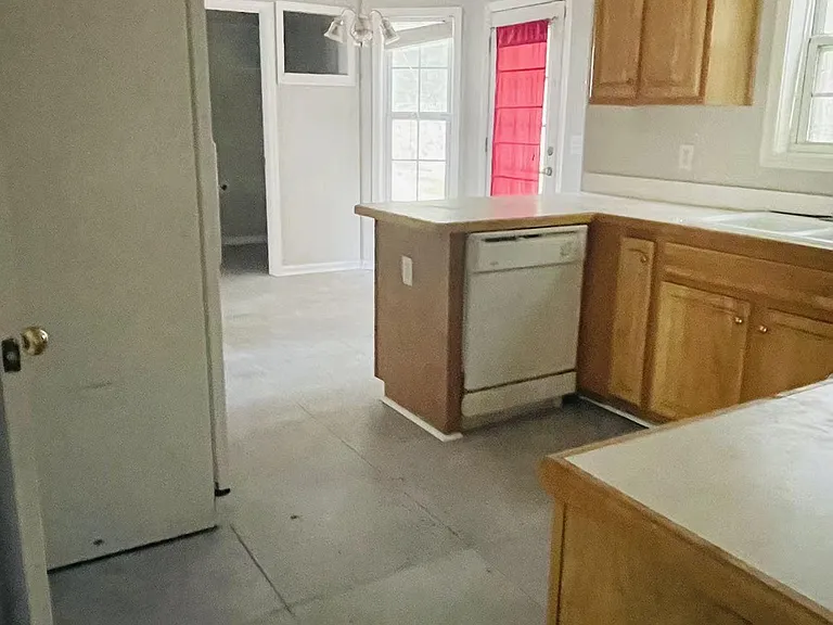345 Shadetree Ln — Photo 14