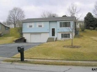 430 Lincolnway Dr, York, PA 17408