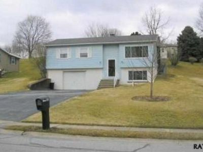 430 Lincolnway Dr, York, PA, 17408