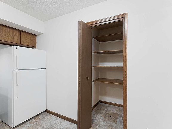 5th image of 1624 Garfield St #2X1