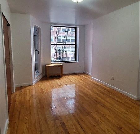 5th image of 309 E 69th St #5EE