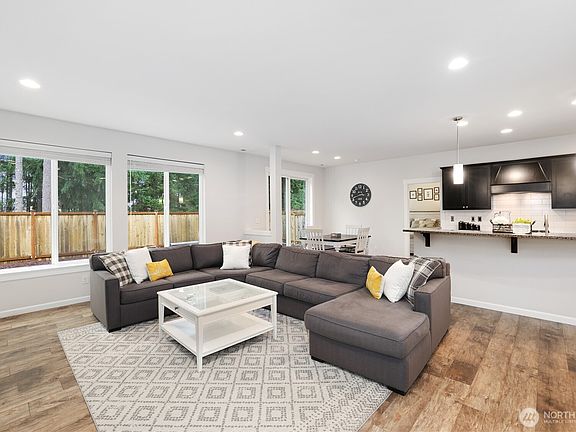 5th image of 18917 106th Avenue Ct E