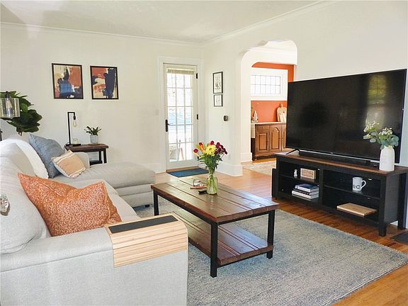 3rd image of 21 Elmcroft Rd