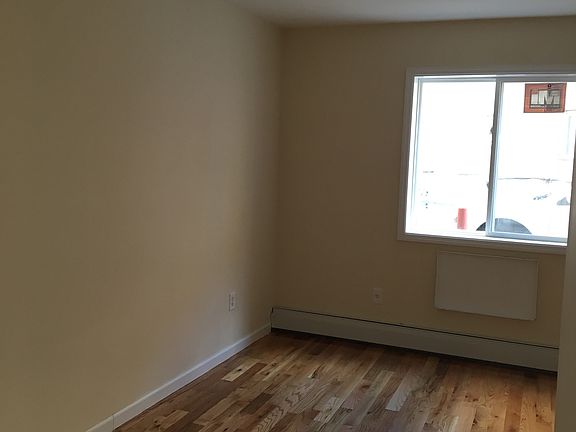 4th image of 9221 Queens Blvd #1