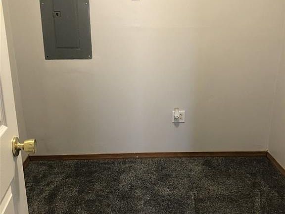 4th image of 403 Clover Hill Ave