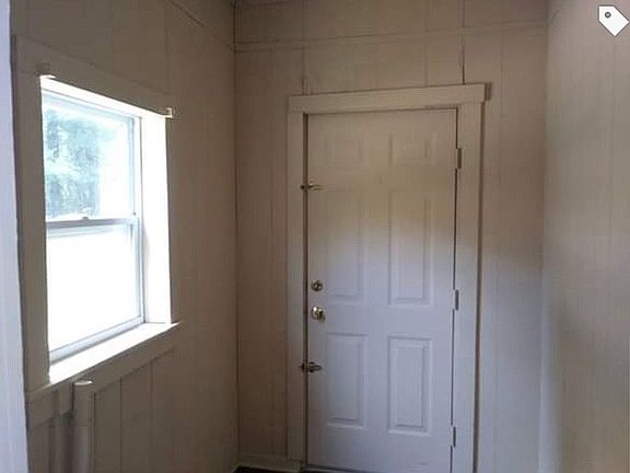 3rd image of 120 Lloyd Ave