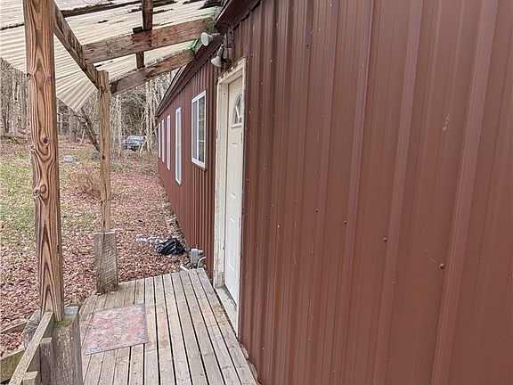 4th image of 3458 Ray Hill Rd