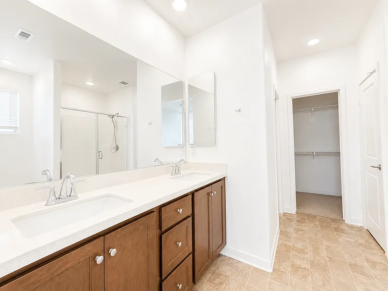 1460 Hummingbird Way — Photo 7