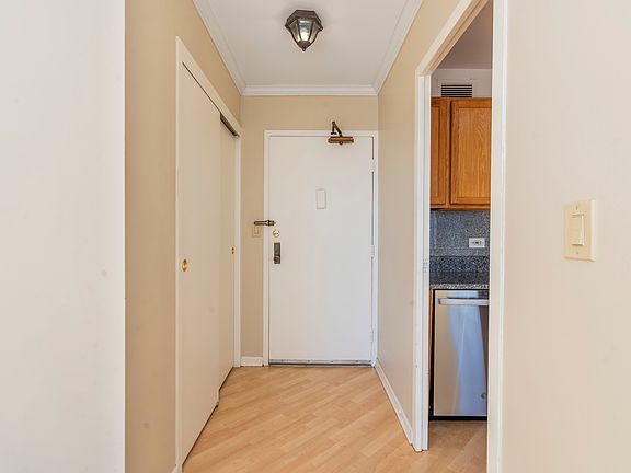 3rd image of 5757 N Sheridan Rd APT 19D